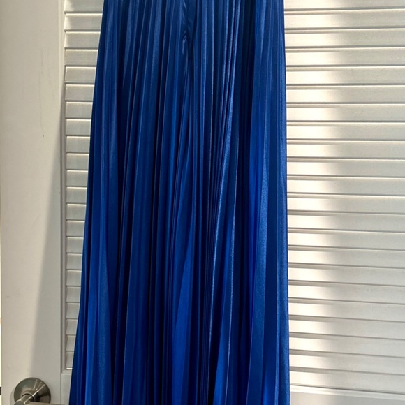 Dress - Picture 4 of 6